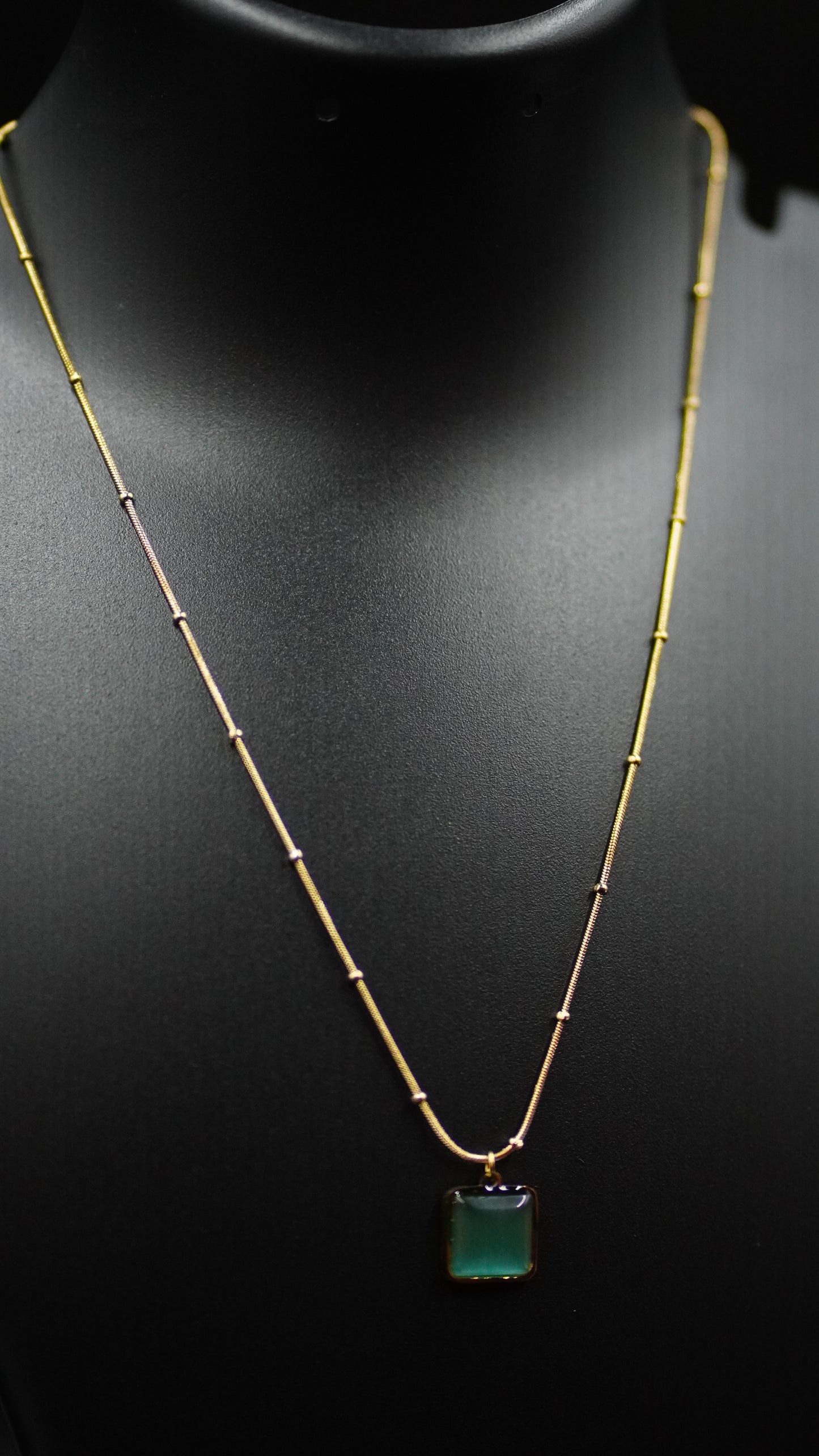 Sea Green Emerald Glow Pendant Necklace – Anti-Tarnish