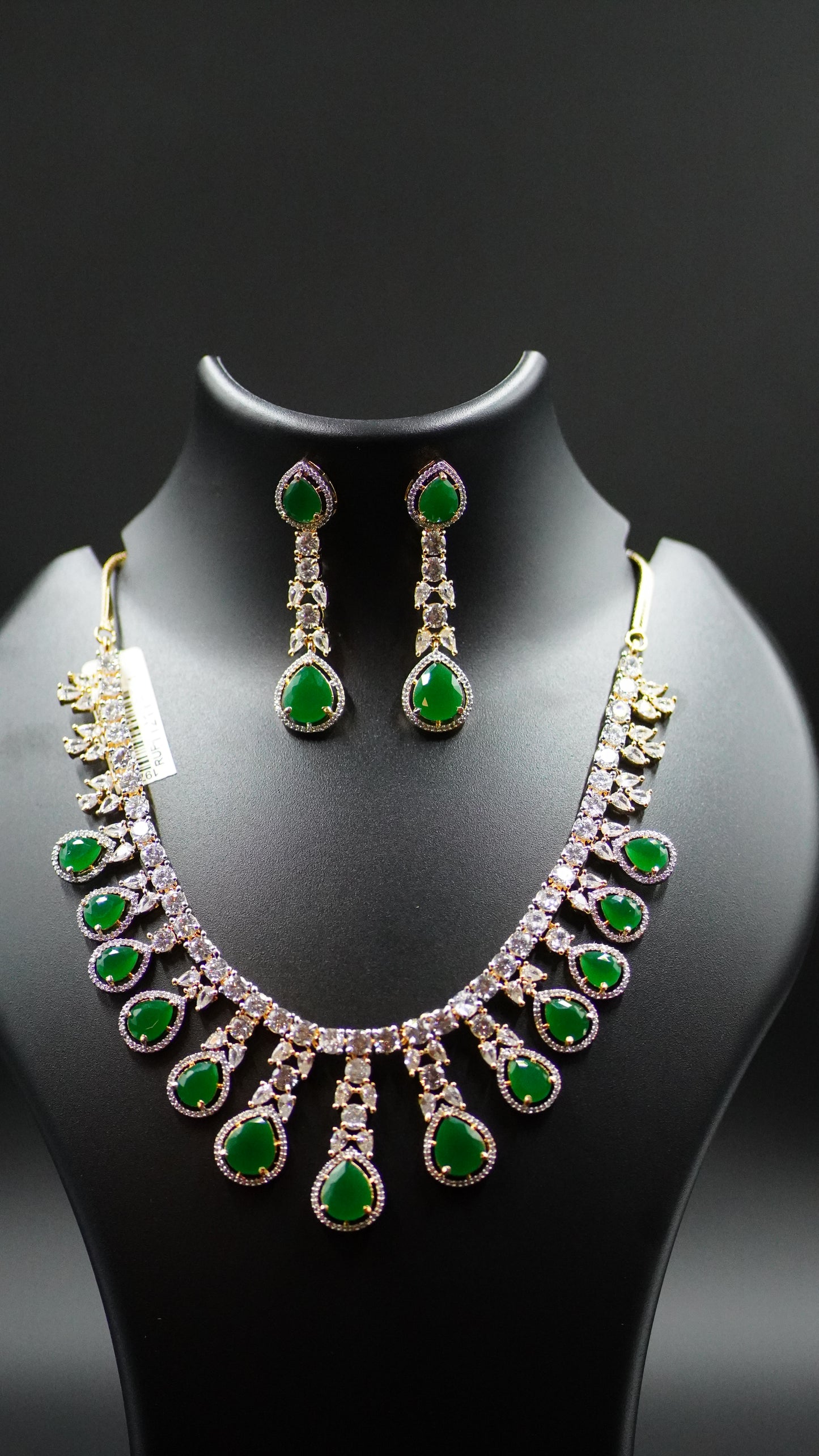 The Regal Emerald Affair – Necklace & Earring Set