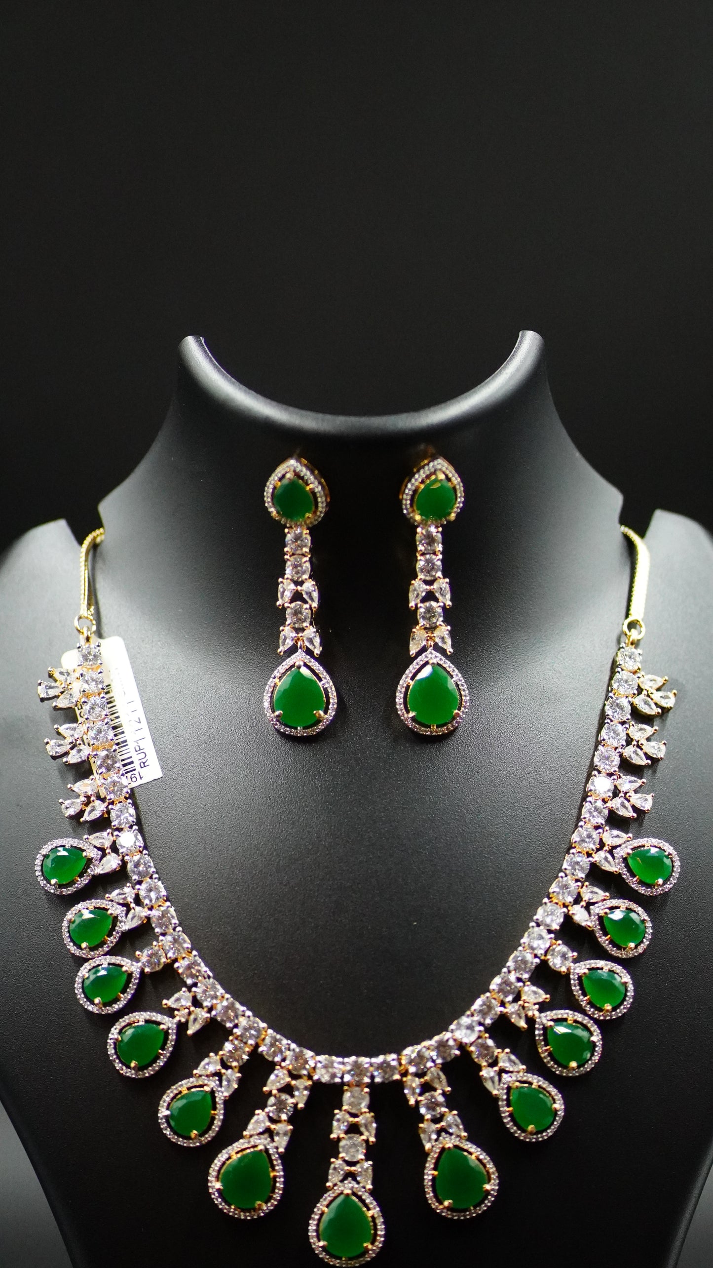 The Regal Emerald Affair – Necklace & Earring Set